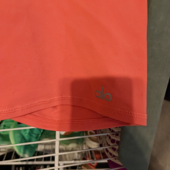 Alo yoga biker shorts strawberry small - Picture 3 of 4